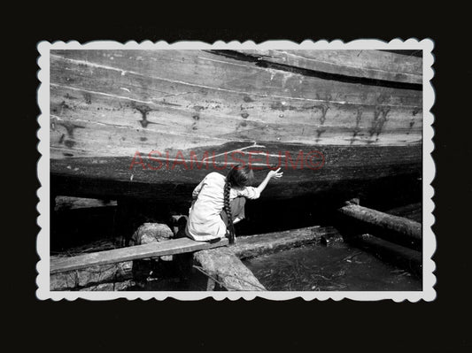 1940s WOMEN REPAIR BOAT SHIP JUNK CHINA SAIL PIER Vintage Hong Kong Photo #1587