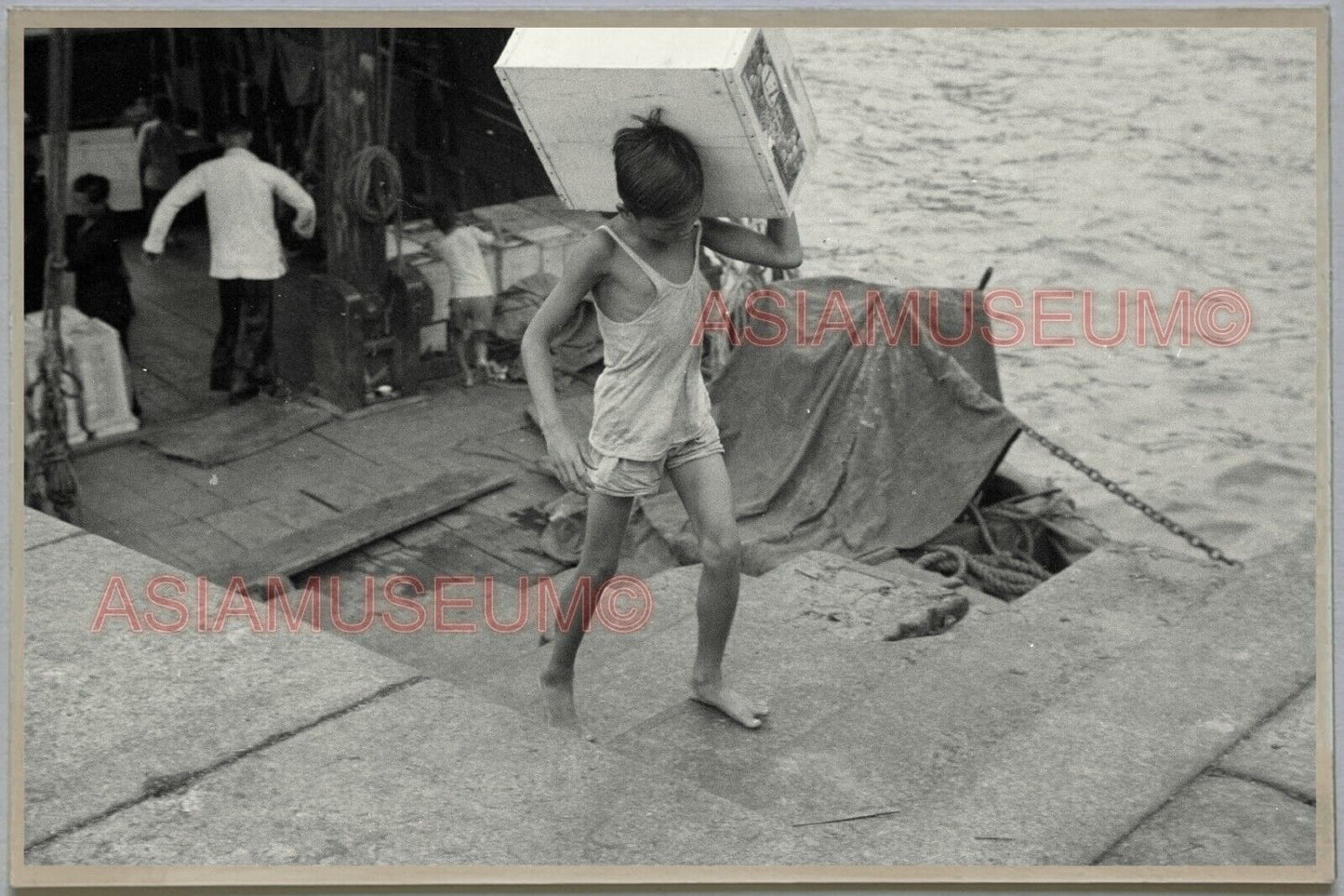 WW2 Boy Labor Coolie Pier Ad HONG KONG VINTAGE PHOTO POSTCARD RPPC 1019 香港舊照片明信片