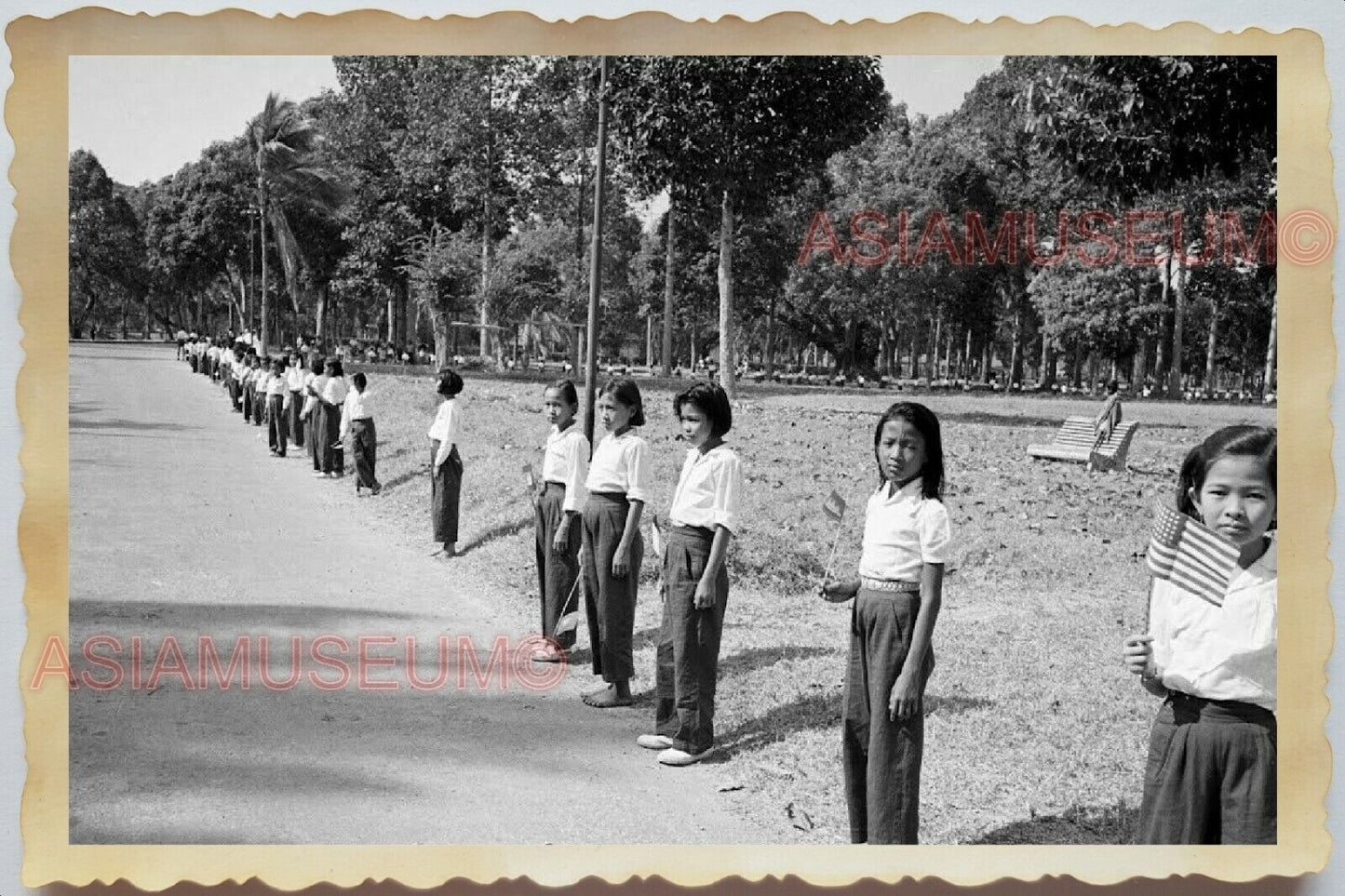 50s Vietnam War Saigon AMERICA FLAG GIRL STUDENT PARADE USA Vintage Photo 1279