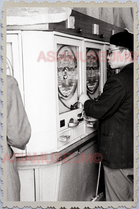 40s WW2 JAPAN TOKYO PACHINKO ARCADE CENTER MACHINE SHOP STORE Old Photo 25437