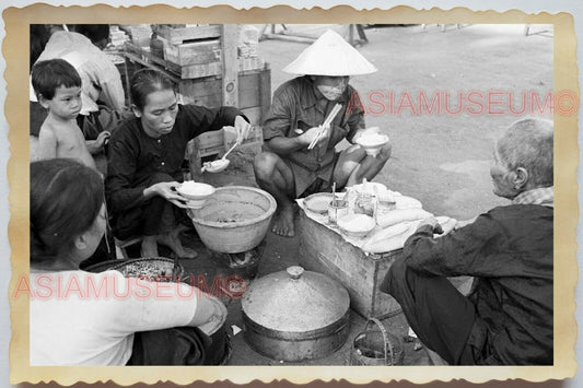 50s Vietnam SAIGON STREET SCENE MARKET FOOD VENDOR LADY KIDS Vintage Photo 1417