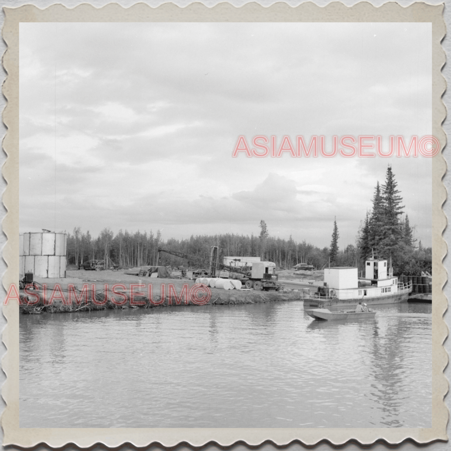 50s FAIRBANKS NORTH STAR BOROUGH ALASKA RIVER FACTORY BOAT OLD USA Photo 12185