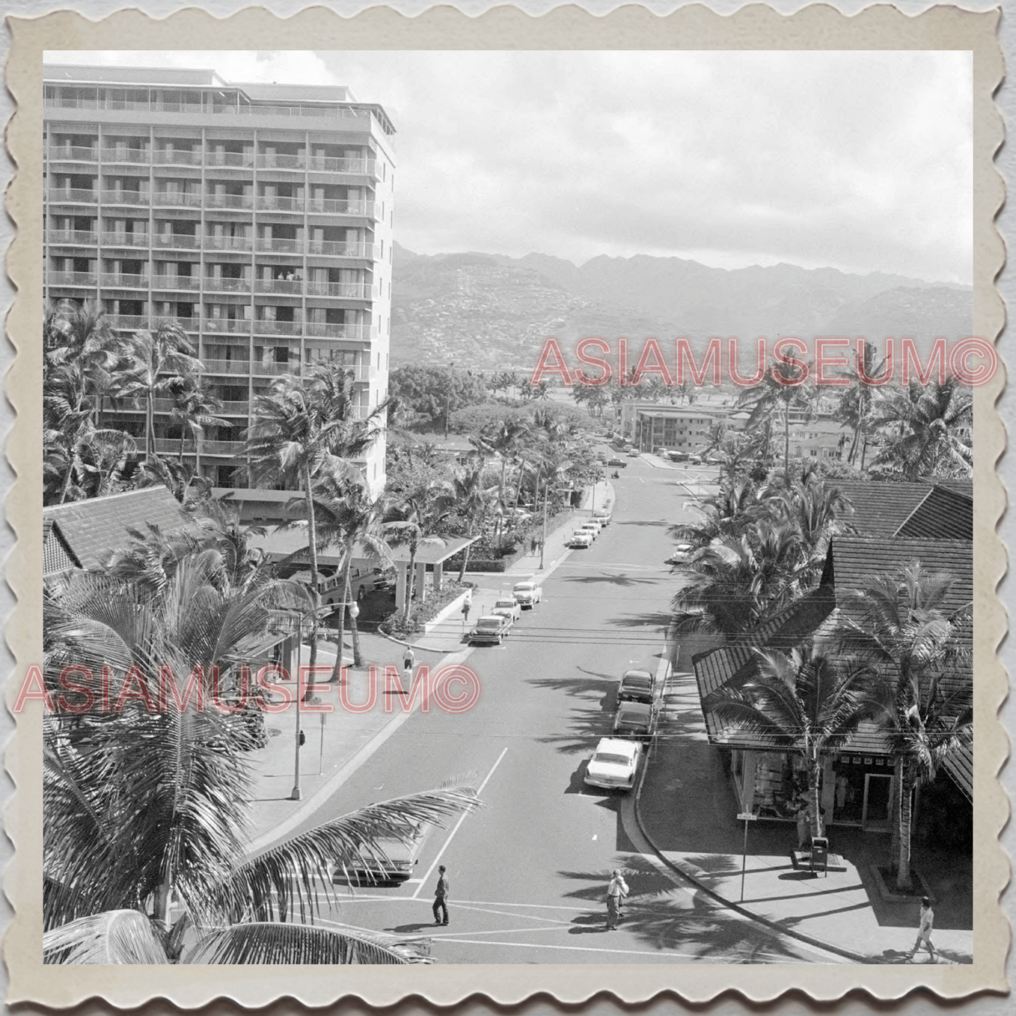 50s HAWAII OAHU HONOLULU WAIKIKI STREET SCENE CA VINTAGE AMERICA USA Photo 11022