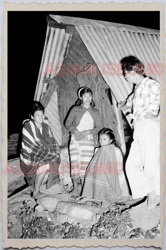 50s PHILIPPINES YOUNG MAN GIRL LADY MODERN CLOTHES HOUSE HUT Vintage Photo 24199