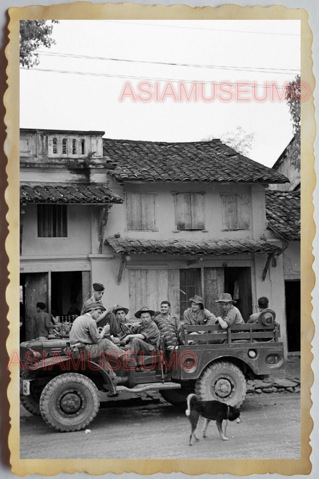 50s Vietnam SAIGON SOLDIER GROUP ARMY JEEP TRUCK STREET HOUSE Vintage Photo 742