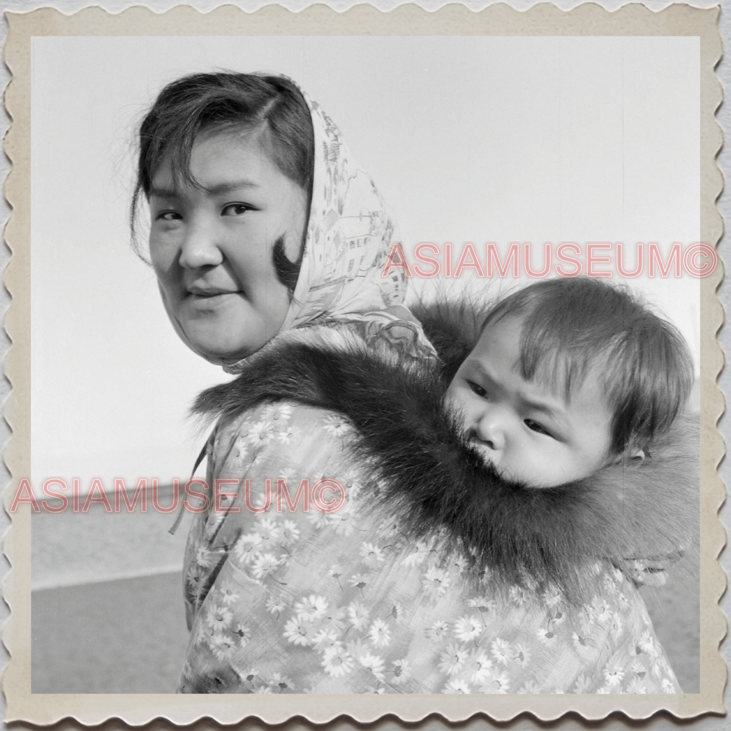 50s UTQIAGVIK NORTH SLOPE BARROW ALASKA ARCTIC WOMEN BOY VINTAGE USA Photo 10494