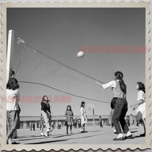 50s NAVAJOLAND NAVAJO ARIZONA FORT DEFIANCE GIRLS VOLLEYBALL OLD USA Photo 12196