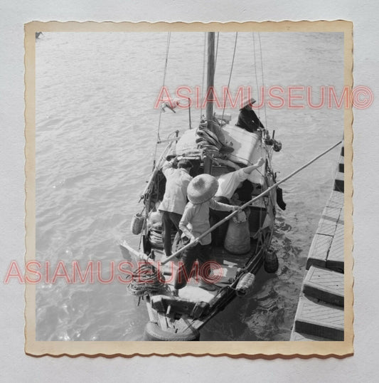 Sampan Boat House Junk Sail Dock Pier Harbor Vintage Hong Kong Photo 香港旧照片 28842