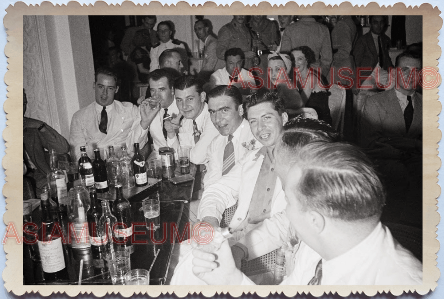 WW2 British Musician American Bar Party Army Soldier  B&W Singapore Photo 18951