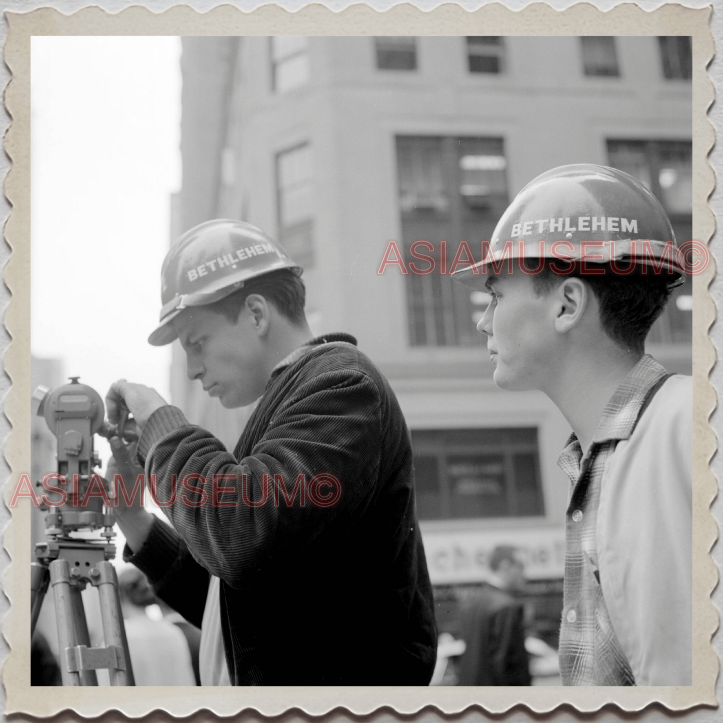 50s MANHATTAN NEW YORK CITY SURVEYOR SIDEWALK STREET  VINTAGE OLD USA Photo 9216