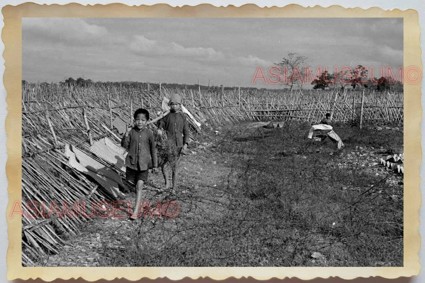 50s Vietnam War Saigon Ho Chi Minh Boy Young Man Farm Hut B&W Vintage Photo 1063