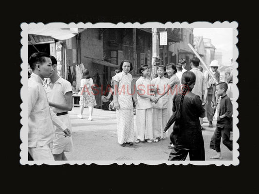 1940s Women Lady Market Flower Street Umbrella Boy Hong Kong Photo 香港老照片 #1448