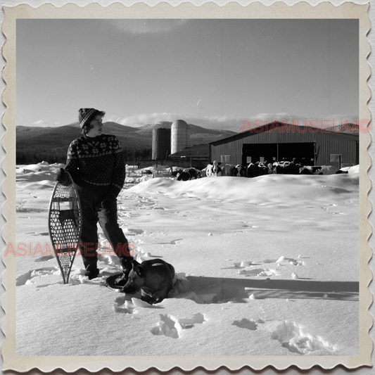 50s CONWAY CITY FAULKNER COUNTY ARKANSAS WOMEN DOG SNOW VINTAGE USA Photo 8492