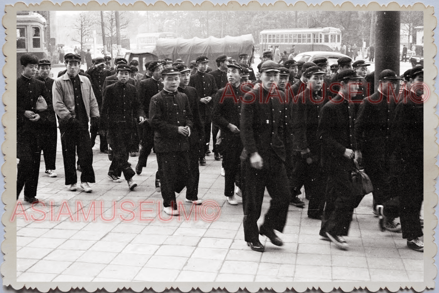 50s JAPAN TOKYO UNIFORM GROUP MEN MILITARY ARMY SOLDIER WALK Vintage Photo 26075