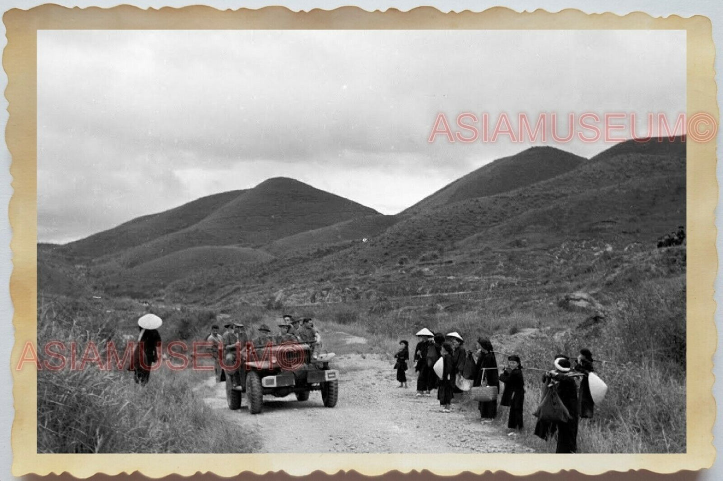 50s Vietnam War Saigon Mountain Tribe Army Truck Soldier Gun Vintage Photo #1033