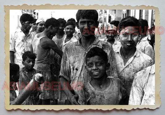 1940s KOLKATA STREET SCENE CHILDREN BOY PORTRAIT MAN Vintage INDIA Photo #1147