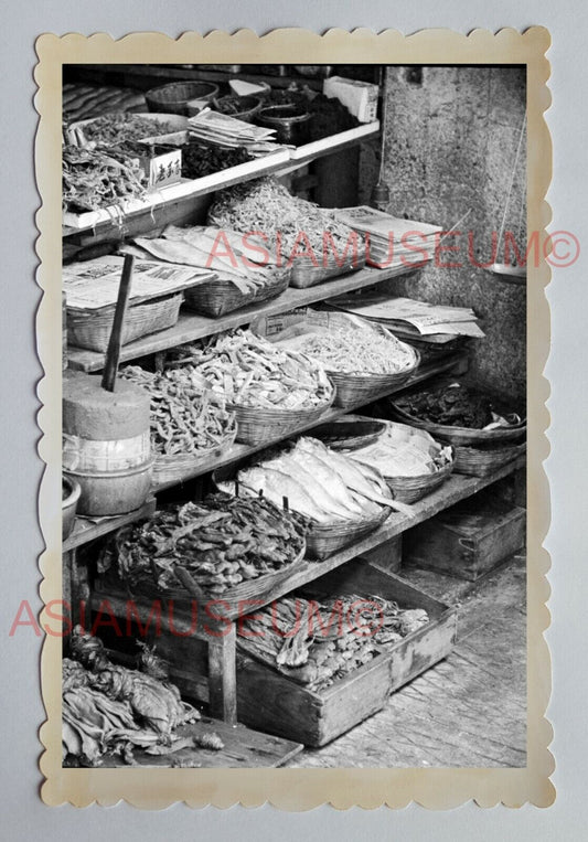 ROADSIDE SHOP DRIED FISH SEAFOOD STREET B&W Vintage HONG KONG Photo 23517 香港旧照片