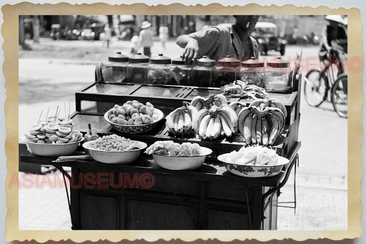 50s Vietnam War Saigon Ho Chi Minh Street Scene Food Vendor Vintage Photo #886