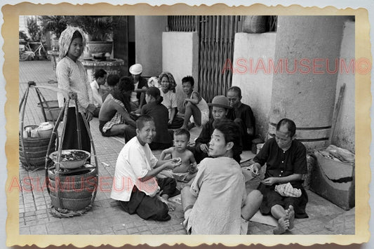 50s Vietnam War Saigon Street Street Market Women Lady Food Vintage Photo 1124