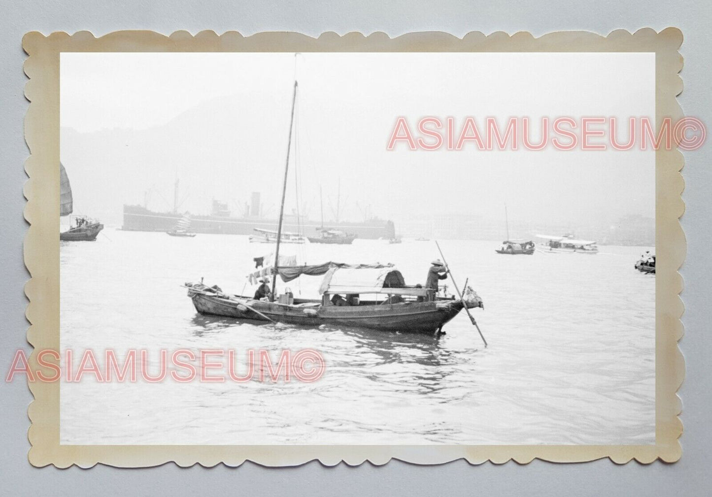 PIER BOAT HOUSE CHINESE JUNK SAIL SHIP B&W VINTAGE HONG KONG Photo 29175 香港旧照片