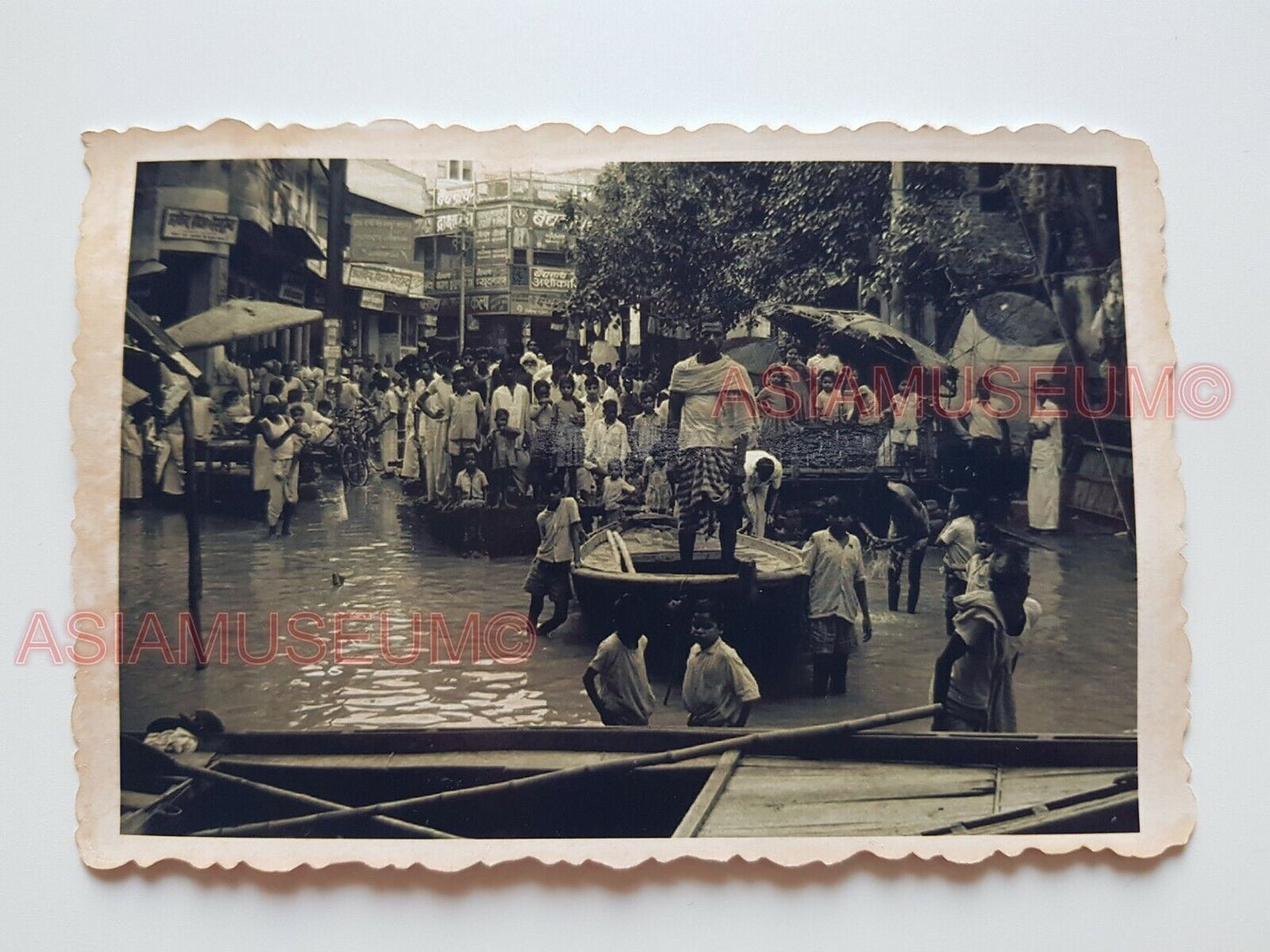 40s PORTRAIT STREET SCENE BOMBAY BOAT FLOOD CHILDREN Vintage INDIA Photo #1159