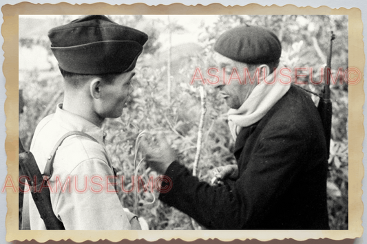 40s WW2 Vietnam FRANCE VIET MINH FRANCE ARMY SOLDIER GUN WAR Vintage Photo 25319