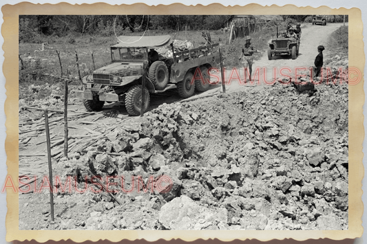 40s WW2 Vietnam HANOI TRUCK SOLDIER INDOCHINA WAR BOMB ROAD Vintage Photo 23701