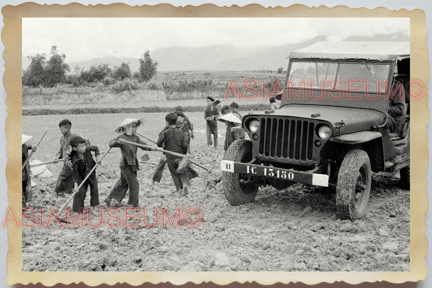 40s WW2 Vietnam VINH PHUC YOUNG MAN CHILDREN BOYS FARM JEEP Vintage Photo 30250