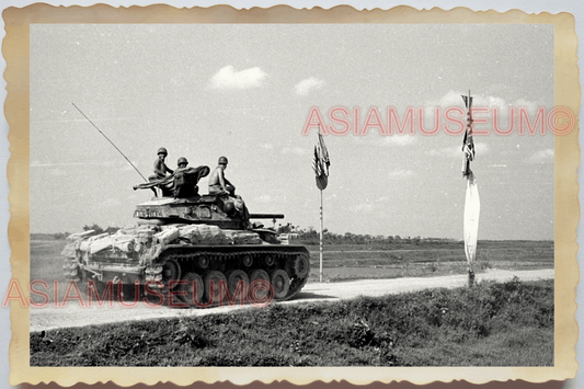 40s WW2 Vietnam FRENCH SOLDIER ARMY GUERILLA TANK WAR BATTLE Vintage Photo 27691