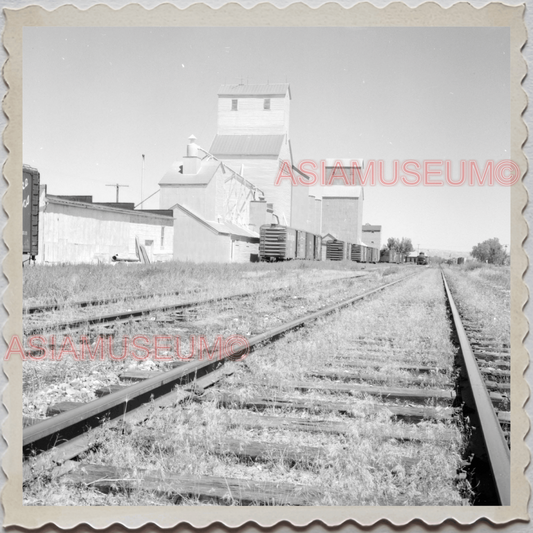 50s HARDIN TOWN BIG HORN COUNTY MONTANA TRAIN RAIL TRACK VINTAGE USA Photo 12591