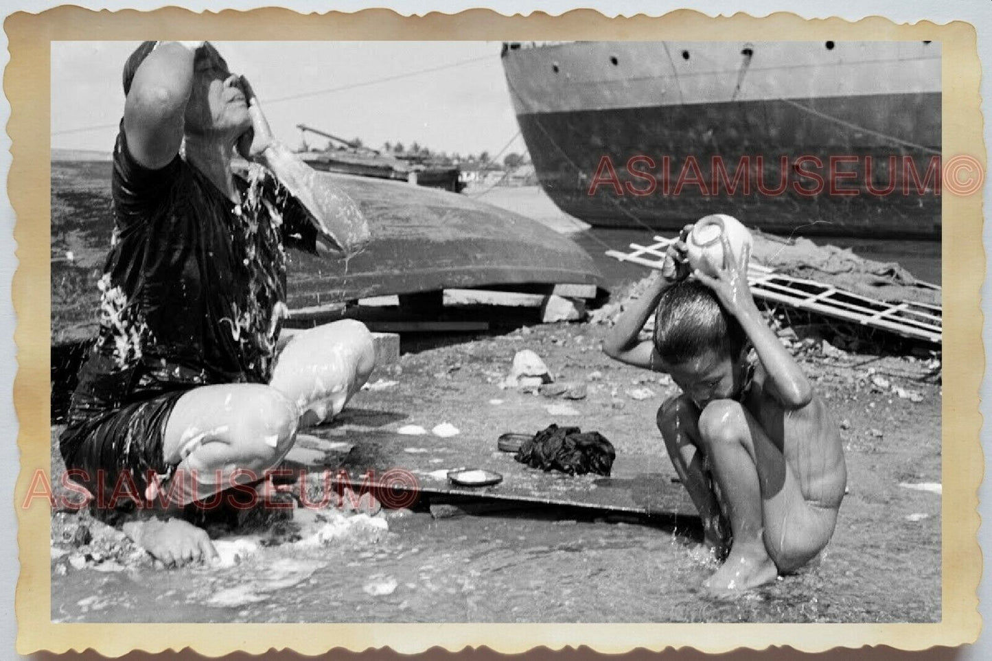 50s Indochina Vietnam Ho Chi Minh Women Girl Ship Pier Washing Vintage Photo 593