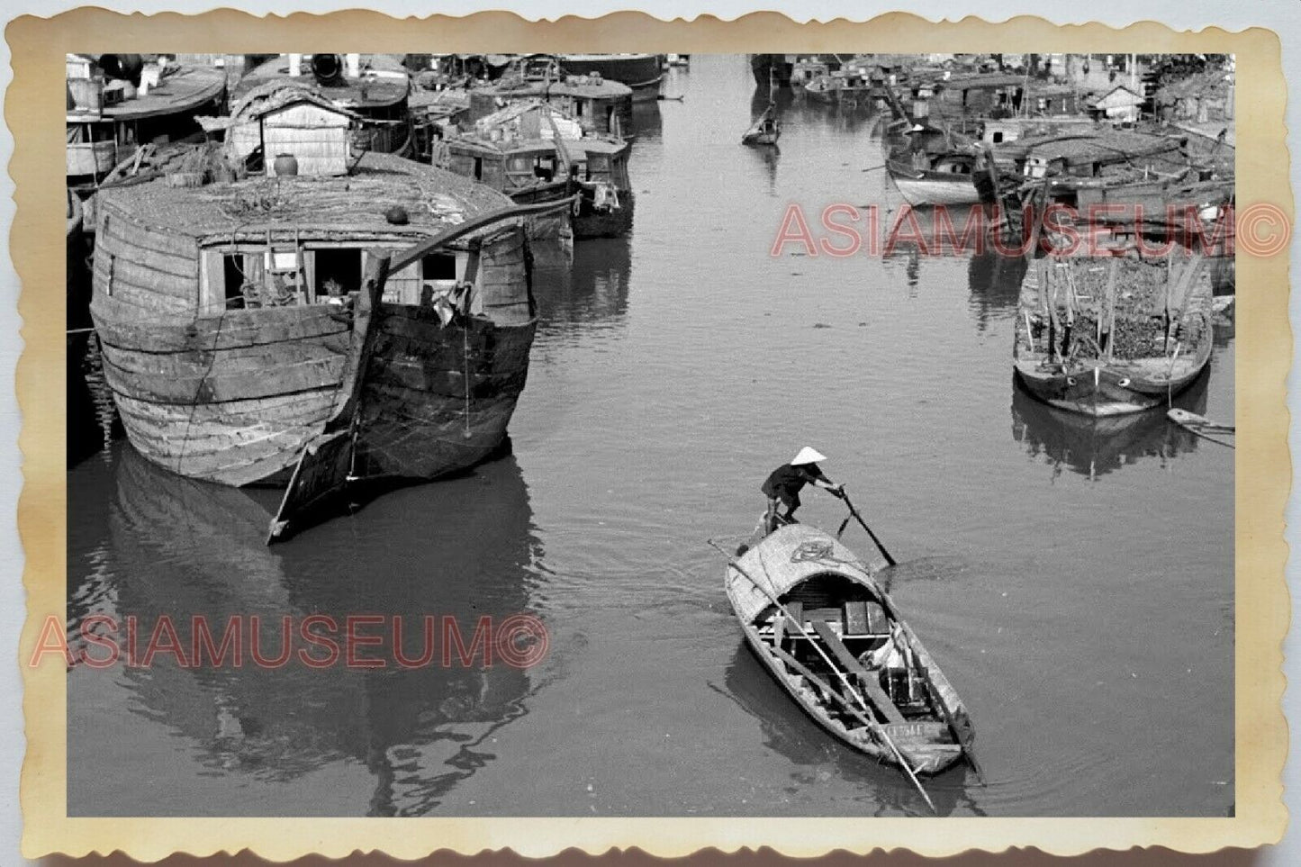 1940s Ho Chi Minh Boat Women Lady Sampan House Vietnam War Vintage Photo #692