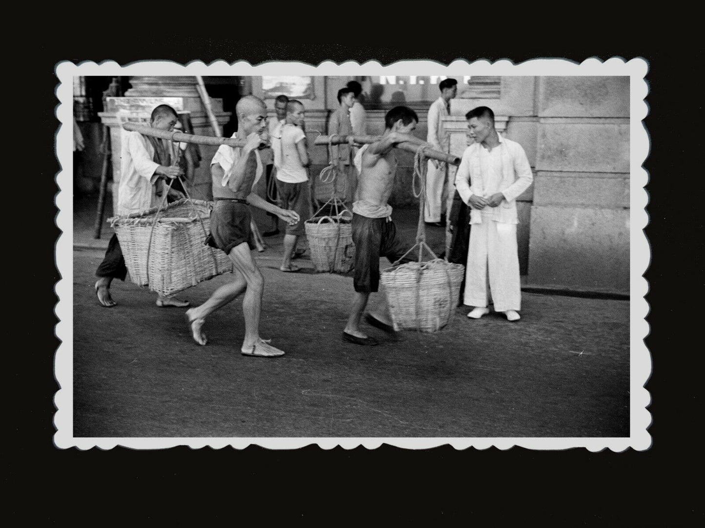 1940s BRITISH COLONY Man Carry Yoke Basket Street Old Hong Kong Photo 香港老相片 #781