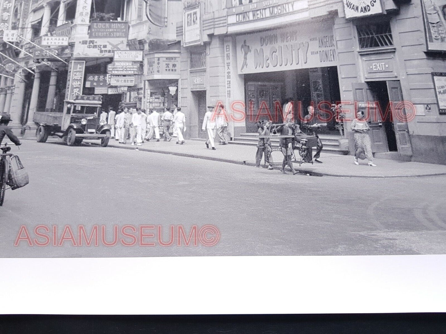 WW2 HONG KONG QUEEN'S THEATER CENTRAL CINEMA STREET SCENE Vintage Photo 香港老照片