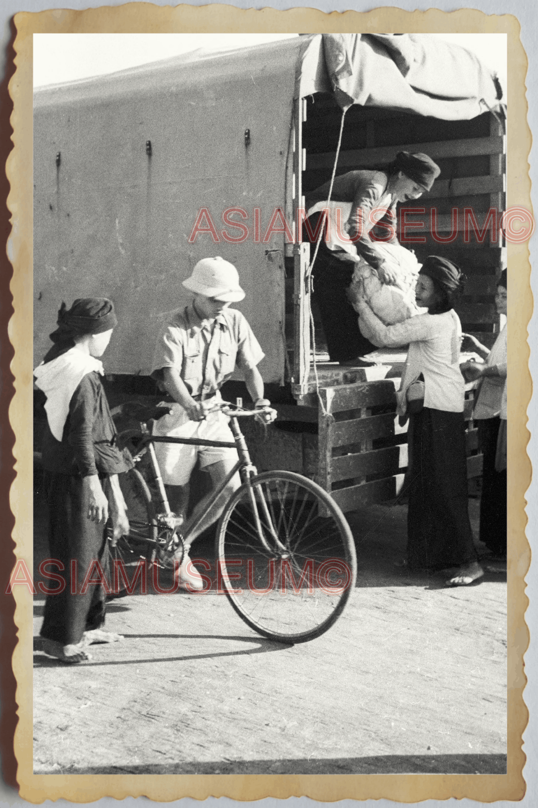 40s Vietnam HANOI TRUCK FACTORY GOODS WOMEN COOLIE BICYCLE Vintage Photo 04279