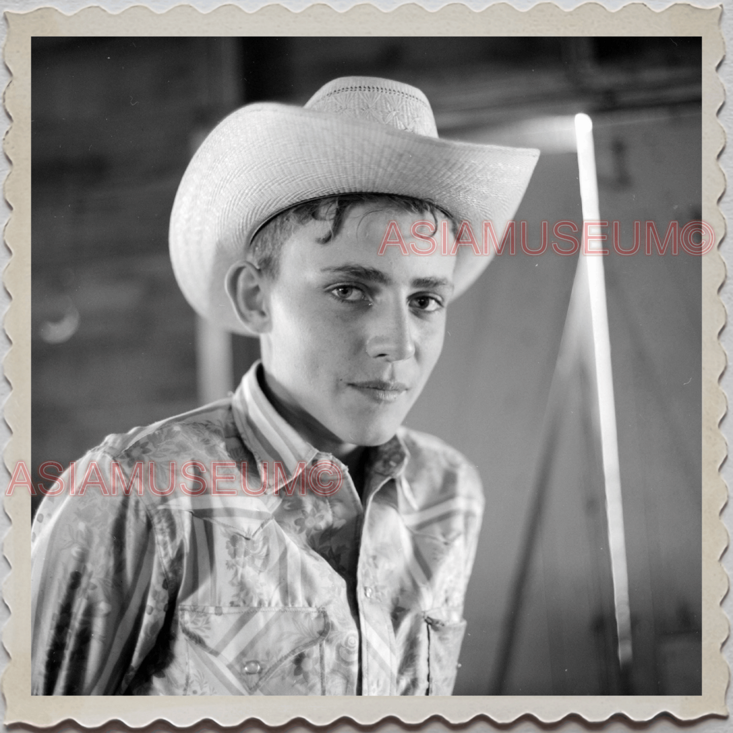 50s HARDIN TOWN BIG HORN COUNTY MONTANA PORTRAIT COWBOY VINTAGE USA Photo 12297