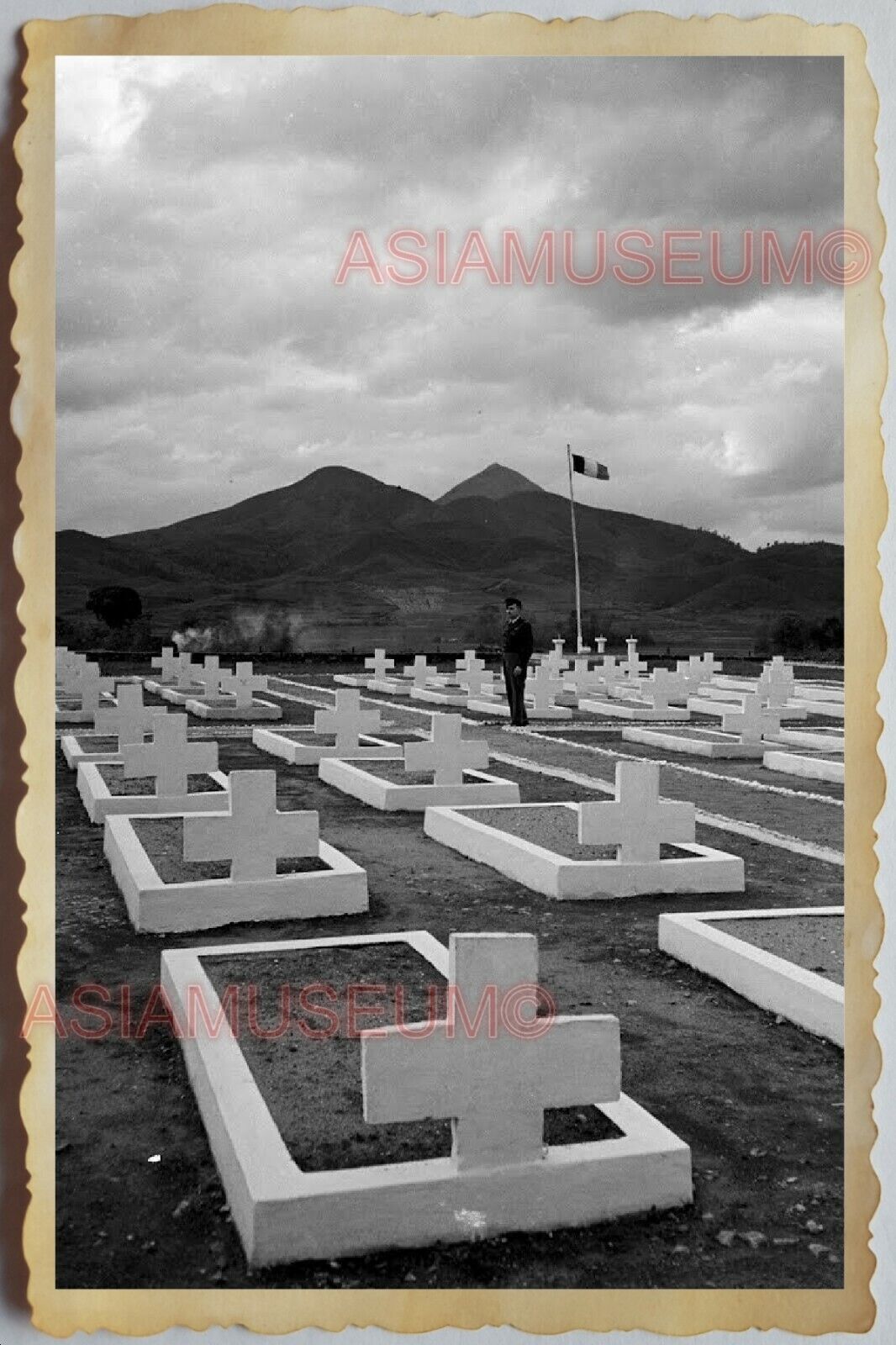 40s Vietnam War SAIGON HO CHI MINH FRANCE CEMETERY TOMBS FLAG Vintage Photo 1609