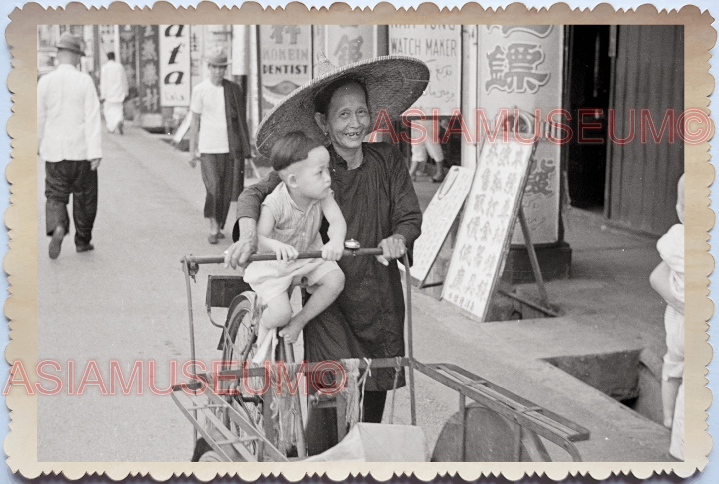 WW2 War Elderly Women Children Boy Trishaw Cycle Road Shop Singapore Photo 17835