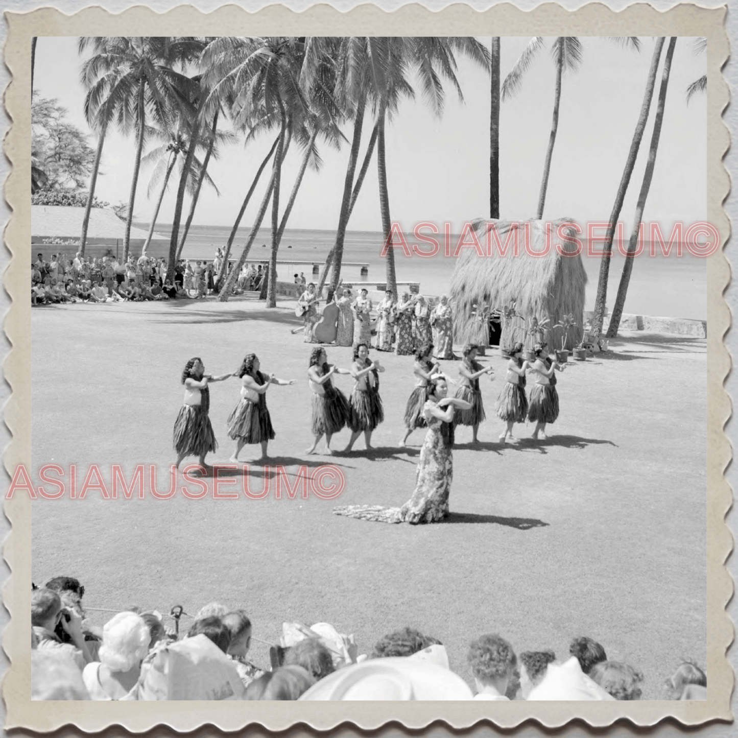 50s HAWAII OAHU HONOLULU WAIKIKI HULU DANCER SEA VINTAGE AMERICA USA Photo 11546