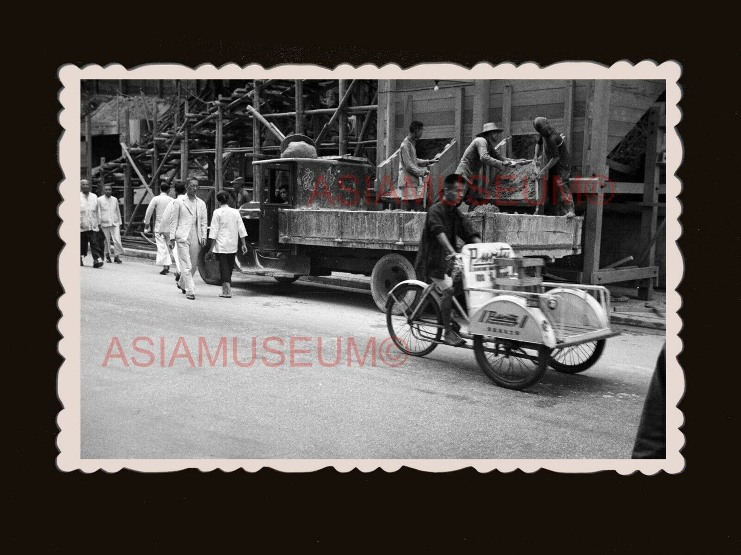 40s Street Scene Trishaw Truck Central Labor Vintage Hong Kong Photo 香港旧照片 #2037