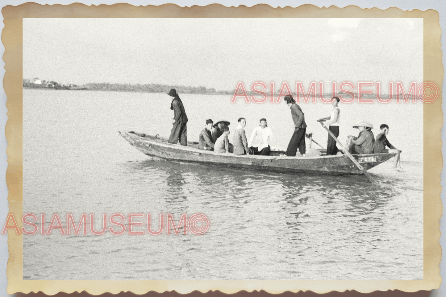 40s WW2 Vietnam Hanoi BOAT SAMPAN CROSS STRAITS MEKONG RIVER Vintage Photo 04259