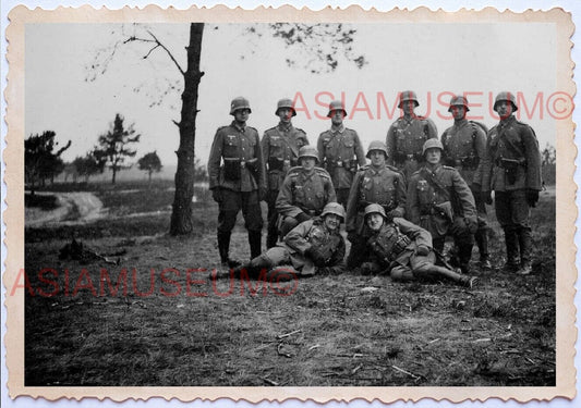 WWii D-DAY NORMANDY EUROPE ARMY SOLDIER Group Men Gay Military War Photo A009