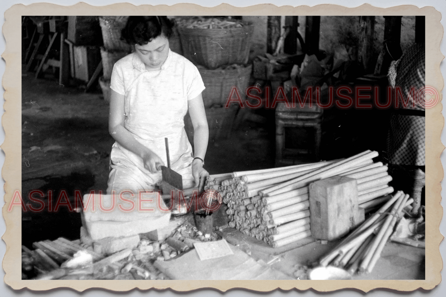 40's MACAU MACAO Women Lady Firecracker Factory Worker Vintage Photo 澳门旧照片 27362