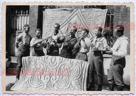 WWii BRITAIN Group ARMY Soldier Gay Man Trumpet Beer War Bunker D-DAY Photo F58