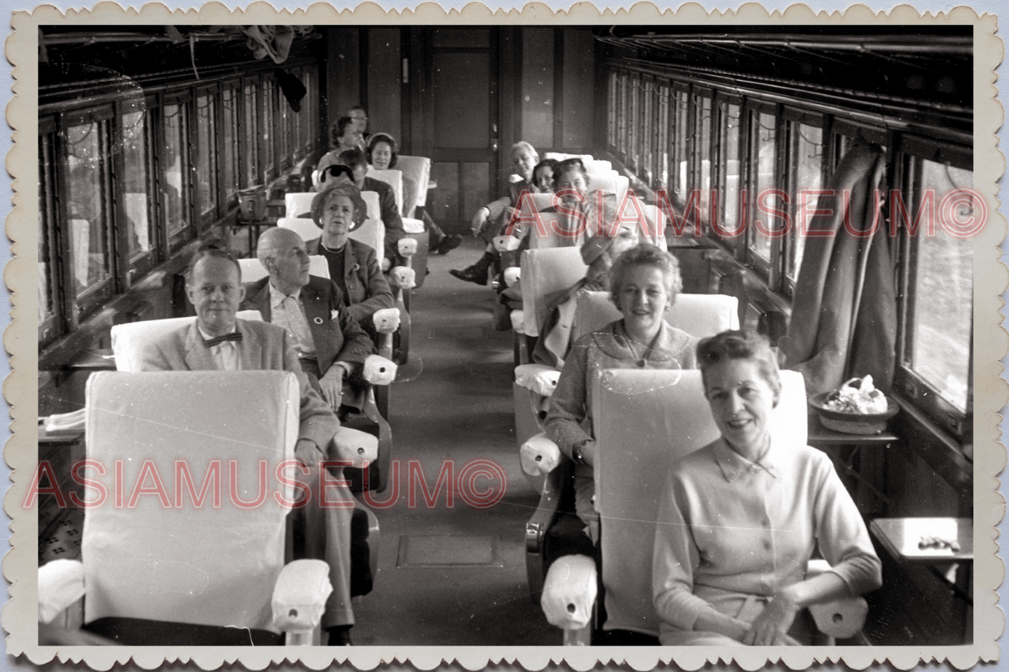 50s JAPAN TOKYO TRAIN RAILWAY CABIN TOUR WOMEN WESTERN DRESS Vintage Photo 26210