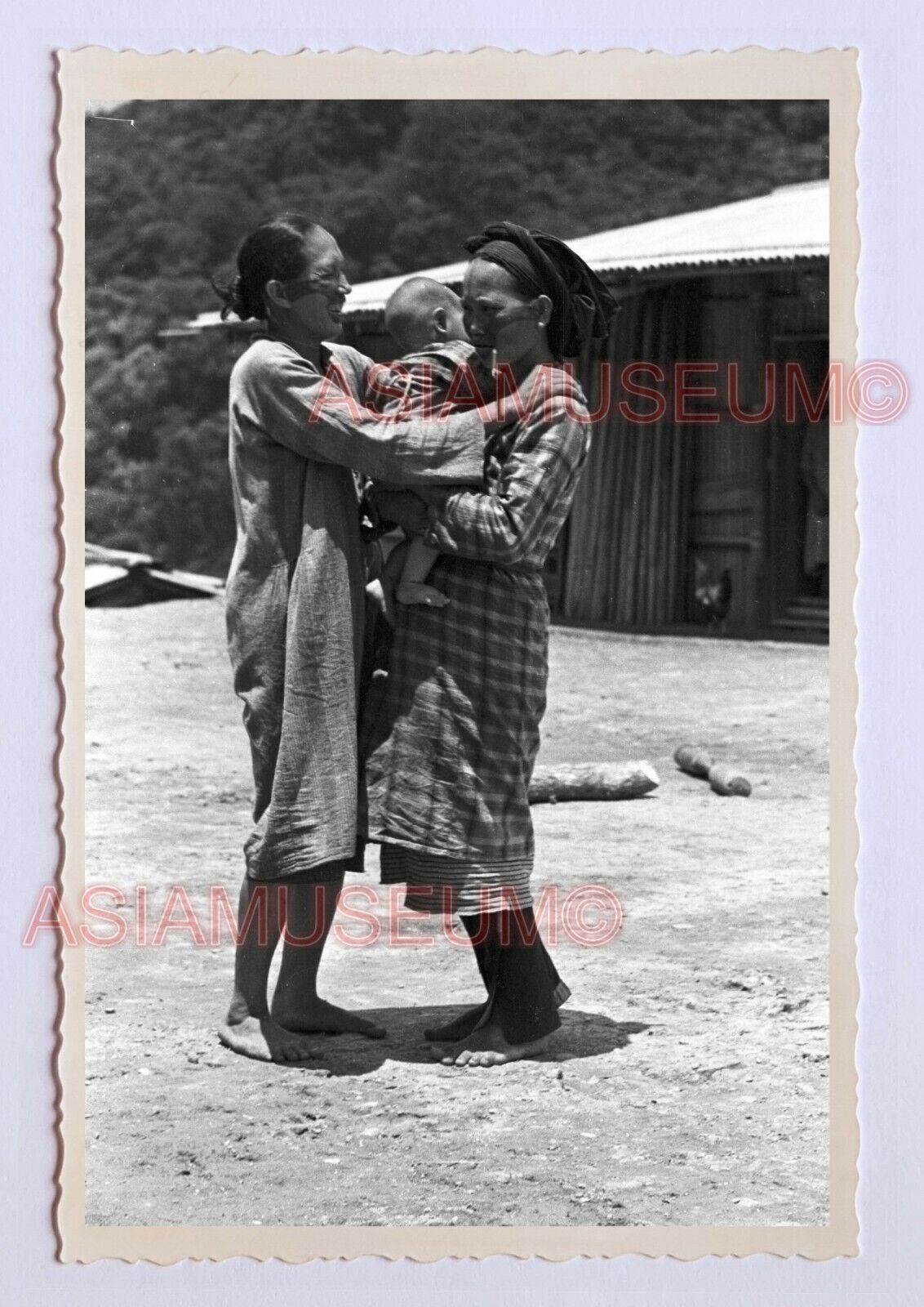 Alishan Native Tribe Women Portrait Baby Lady Smoke Pipe Taiwan Photo 台湾旧照片 3701