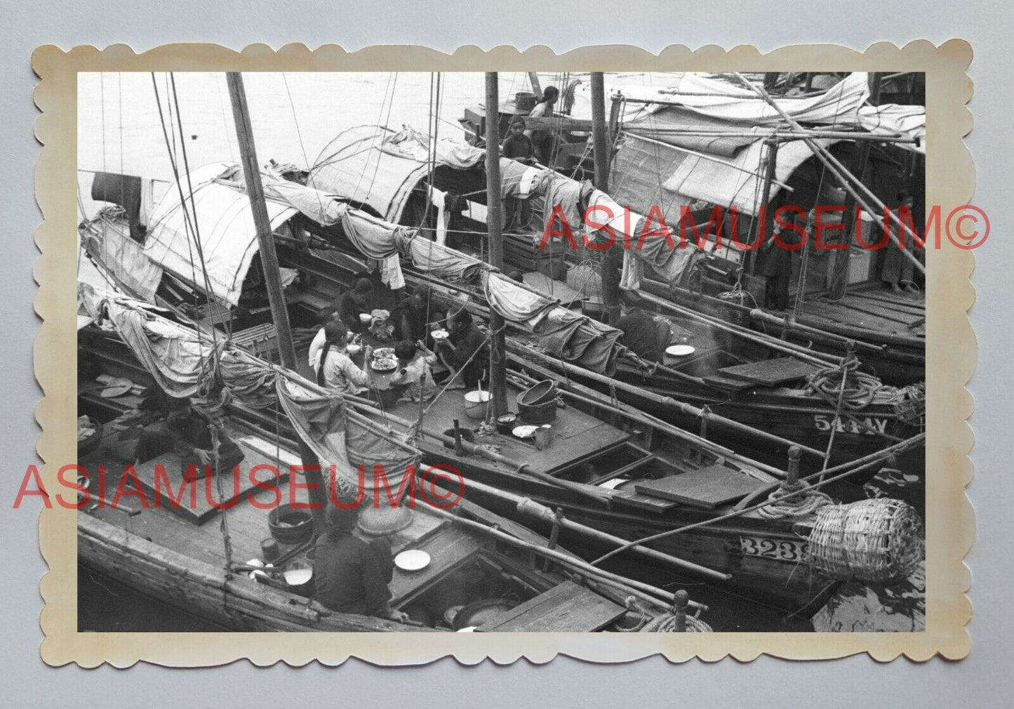 ABERDEEN BOATHOUSE WOMEN GIRL COOKING B&W Vintage Hong Kong Photo 04012 香港旧照片