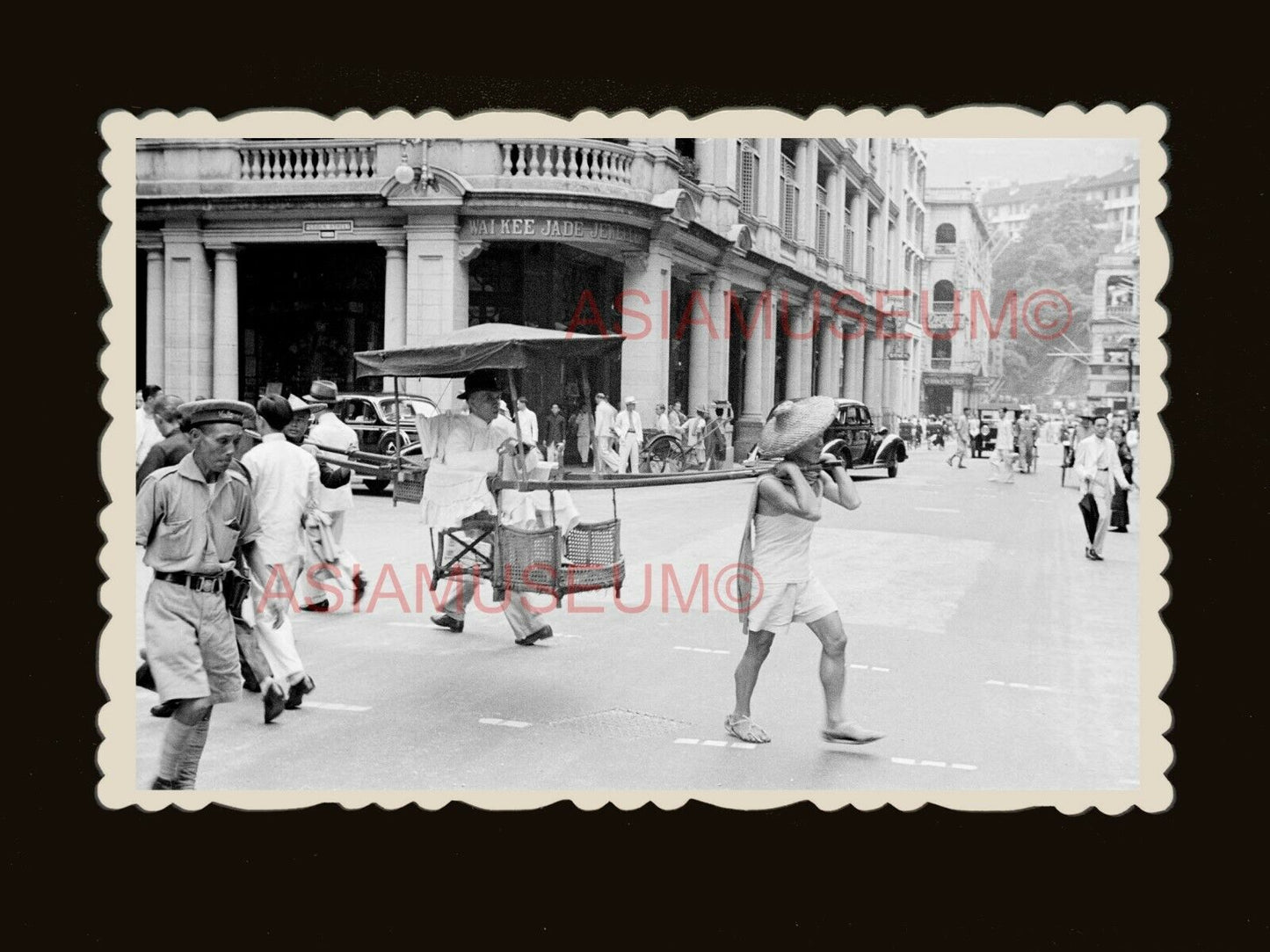 1940s MAN CAR BUILDING STREET SCENE SEDAN CHAIR Vintage Hong Kong Photo #1759