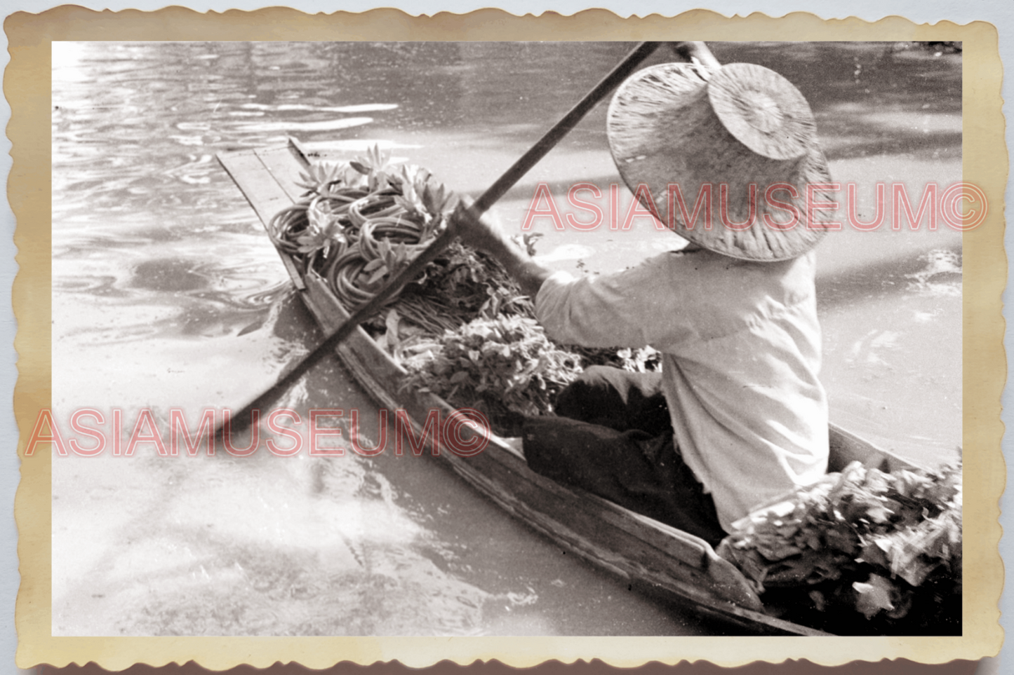 50s THAILAND BANGKOK FLOATING MARKET BOAT RIVER SELLER WOMEN Vintage Photo 28134