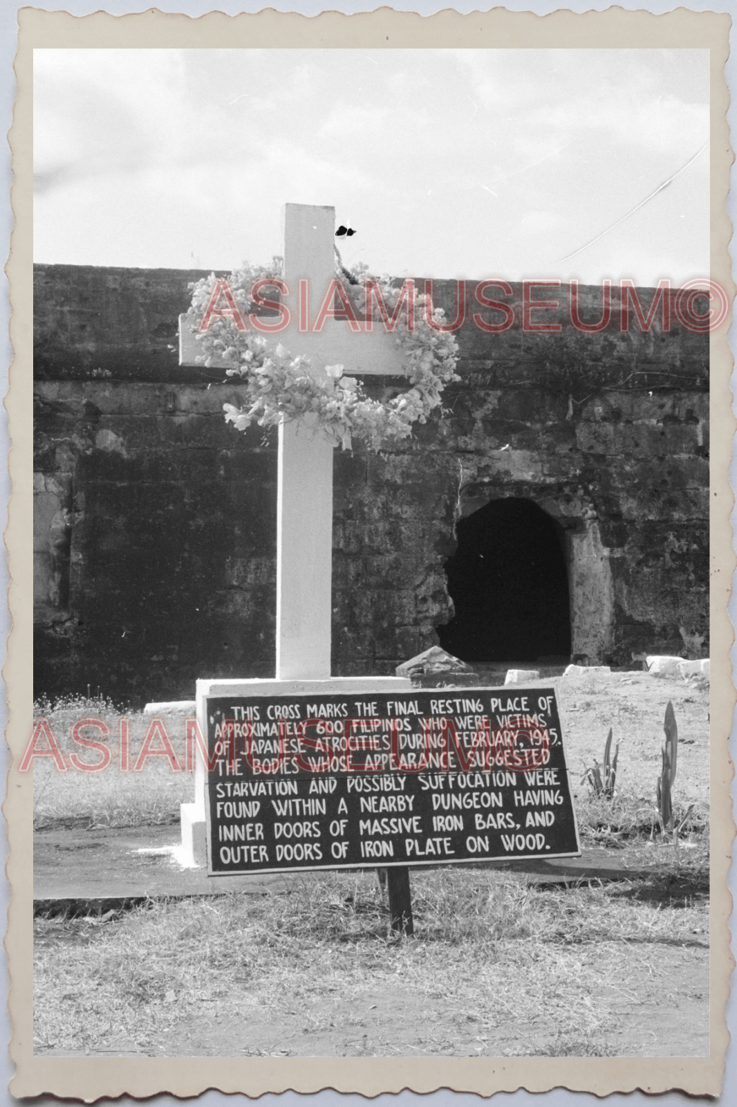 60s PHILIPPINES WW2 MEMORIAL FILIPINOS CEMETERY CROSS FORT Vintage Photo 27678